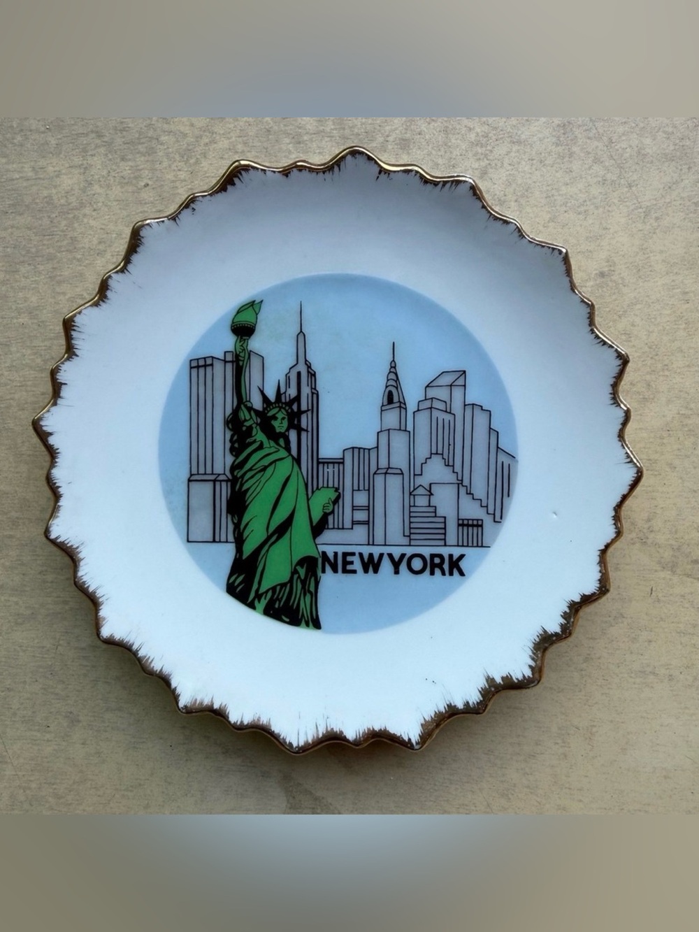 Manhattan P.C. Co. Souvenir Plate 5.25" White NYC Skyline Twin Towers Vintage